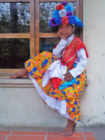 Niño integrante de la danza de las Farotas de Talaigua Nuevo