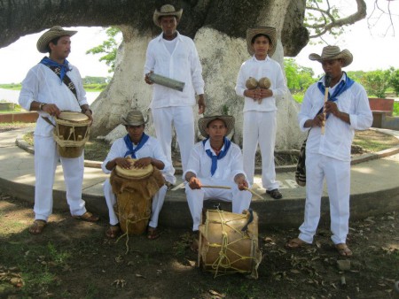 Grupos de Música Tradicional de la Región (Mi Tambó) 